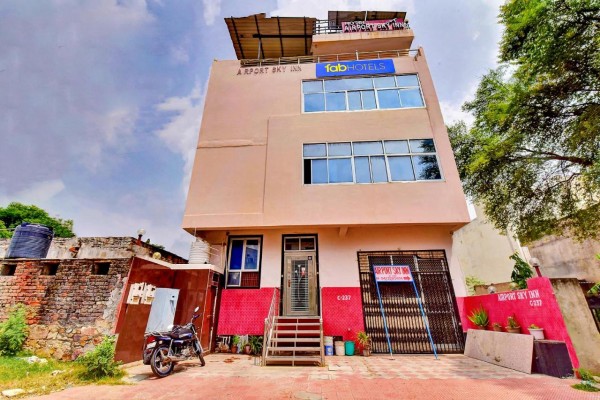 FabHotel Airport Sky Inn