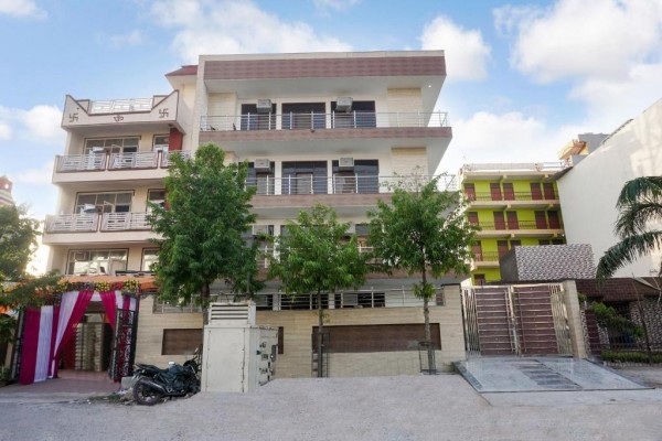 OYO 37169 Hotel Quadis